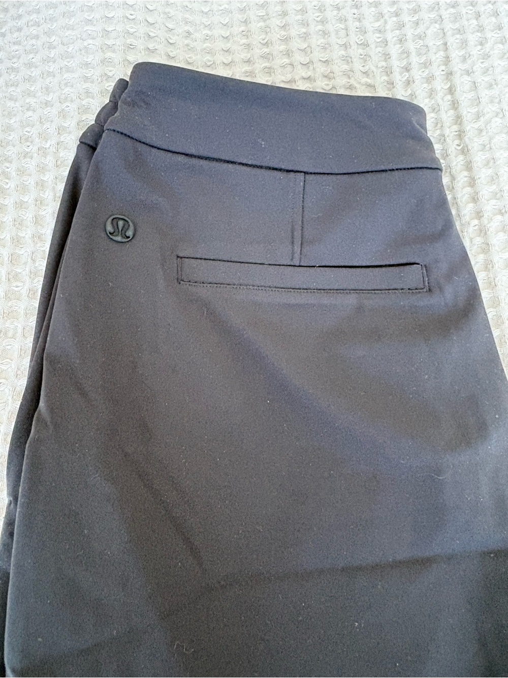 lululemon athletica women’s Black Jogger-Style Sweatpants